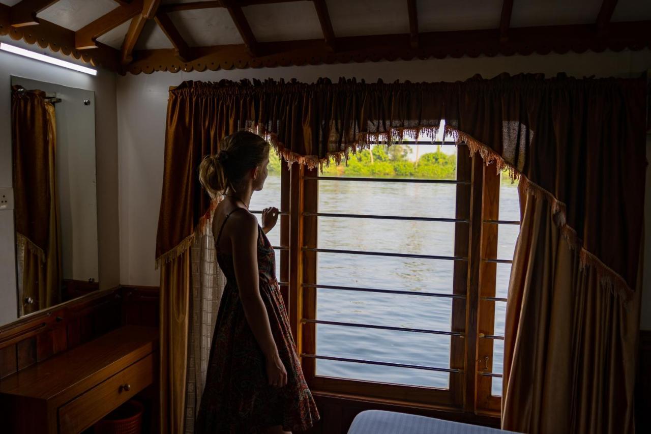 Kera Houseboats Alleppey Alappuzha Eksteriør billede