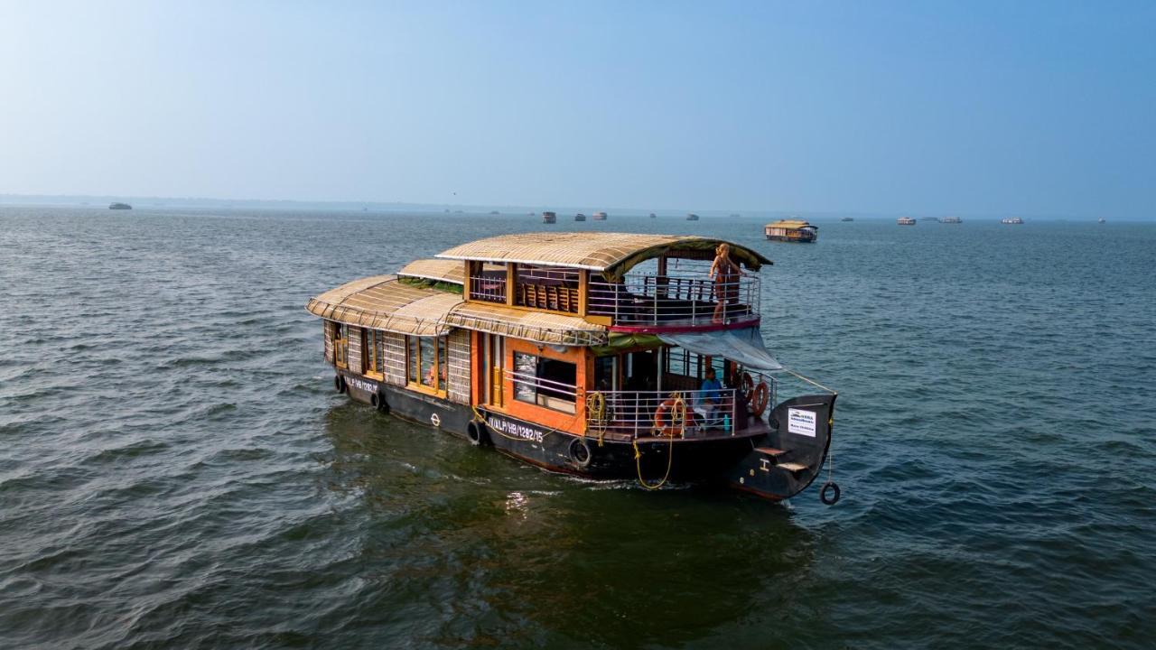Kera Houseboats Alleppey Alappuzha Eksteriør billede