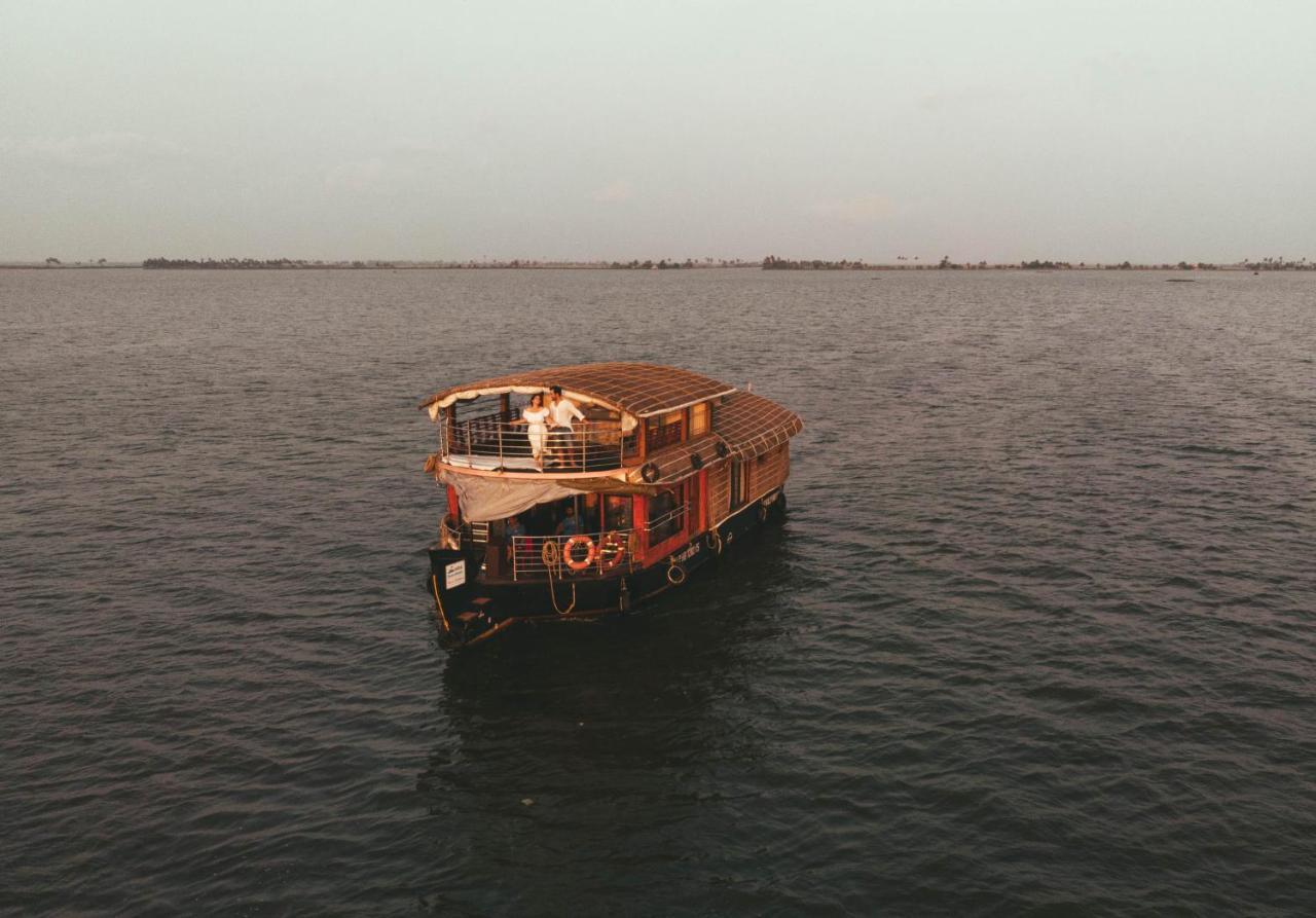 Kera Houseboats Alleppey Alappuzha Eksteriør billede