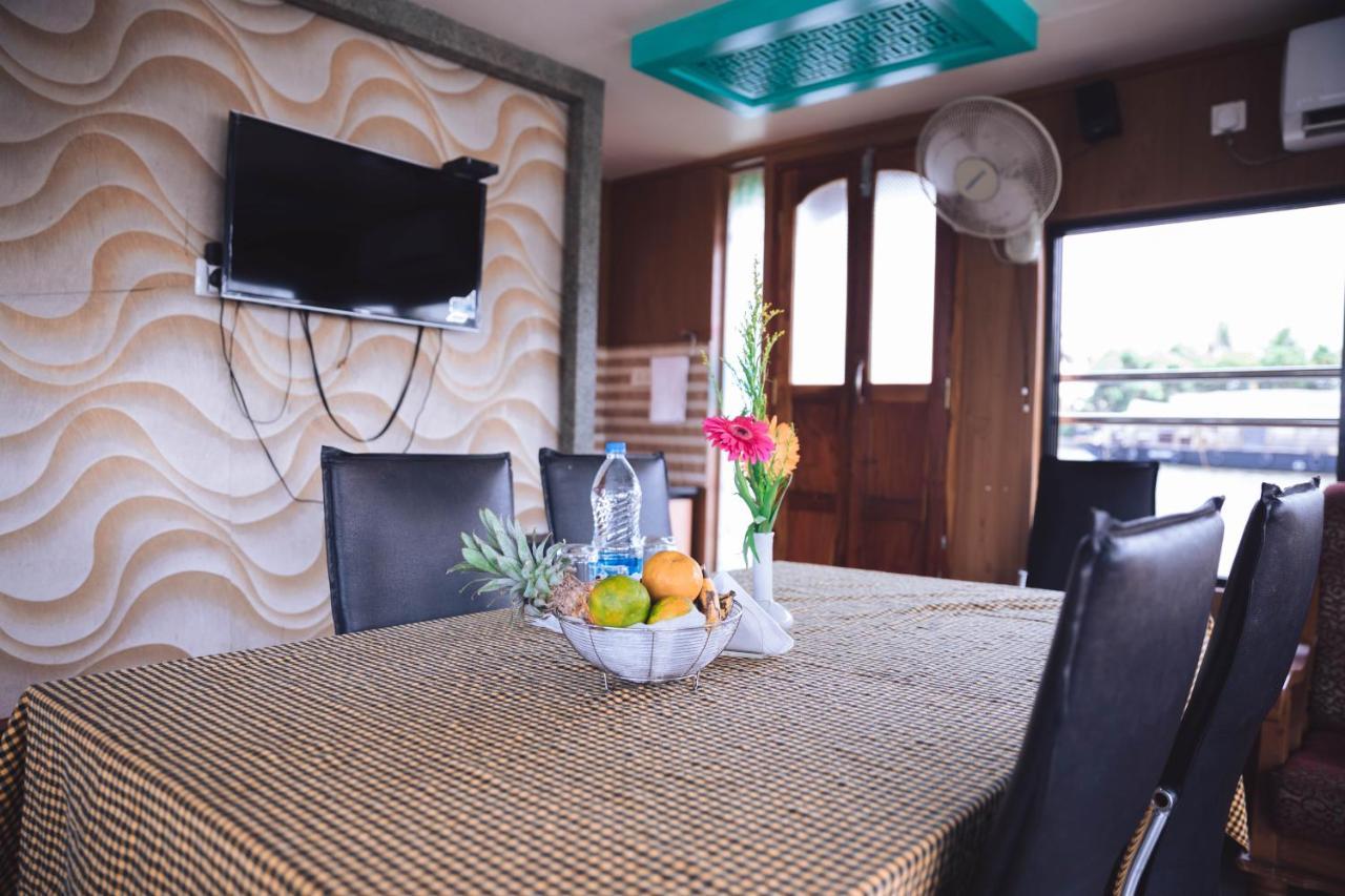 Kera Houseboats Alleppey Alappuzha Eksteriør billede