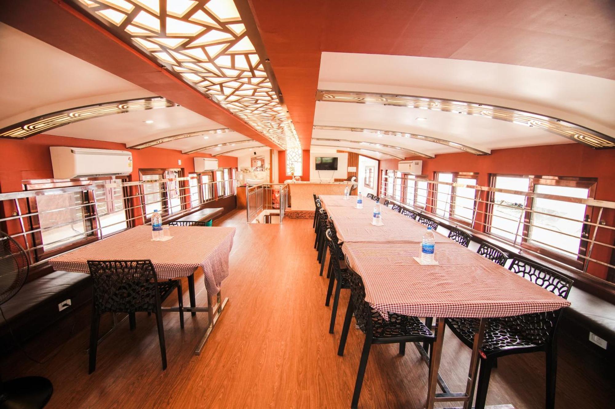 Kera Houseboats Alleppey Alappuzha Eksteriør billede