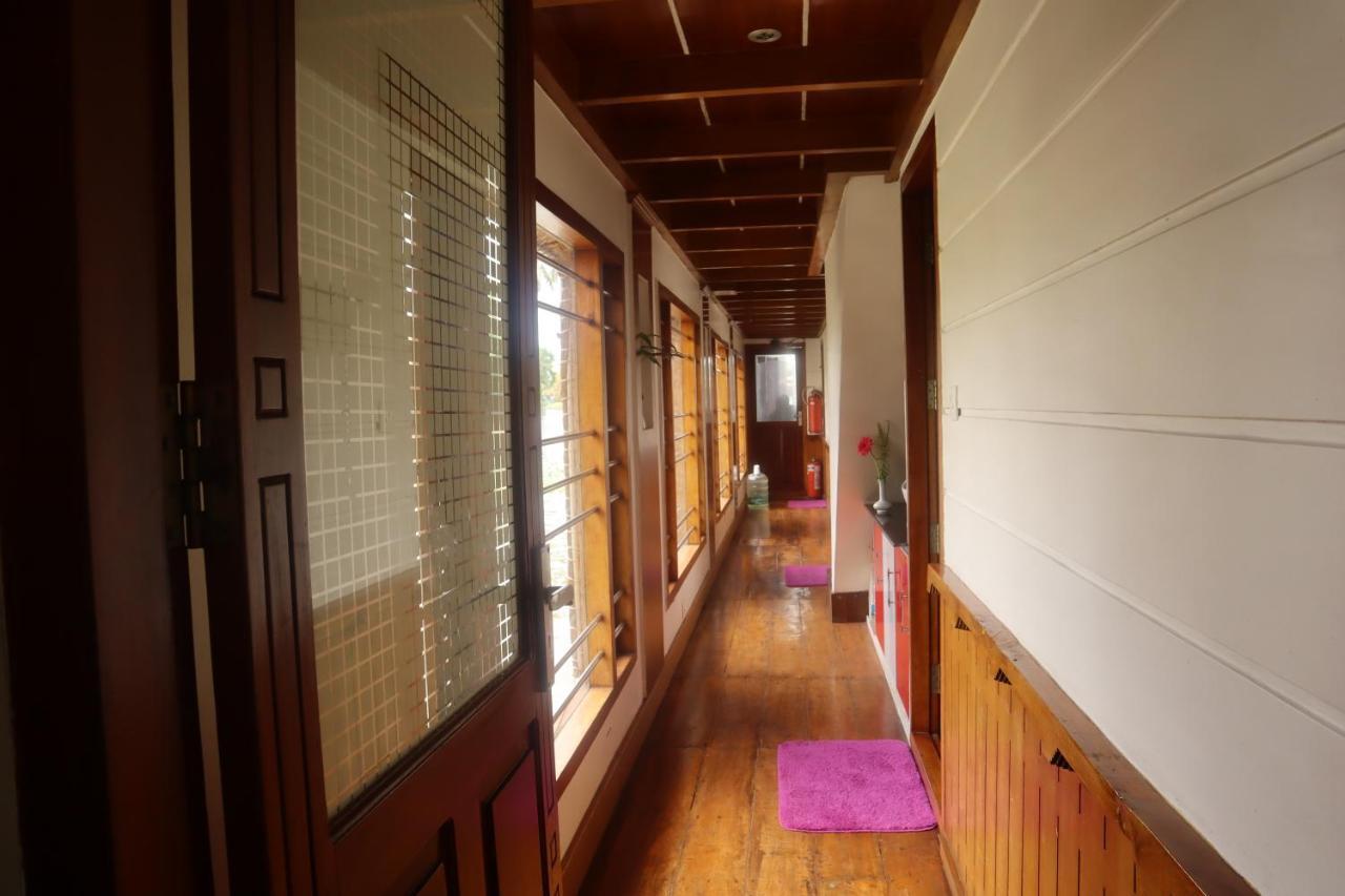 Kera Houseboats Alleppey Alappuzha Eksteriør billede