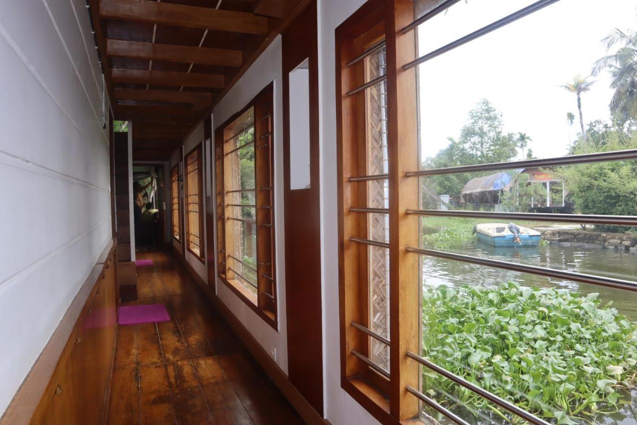 Kera Houseboats Alleppey Alappuzha Eksteriør billede