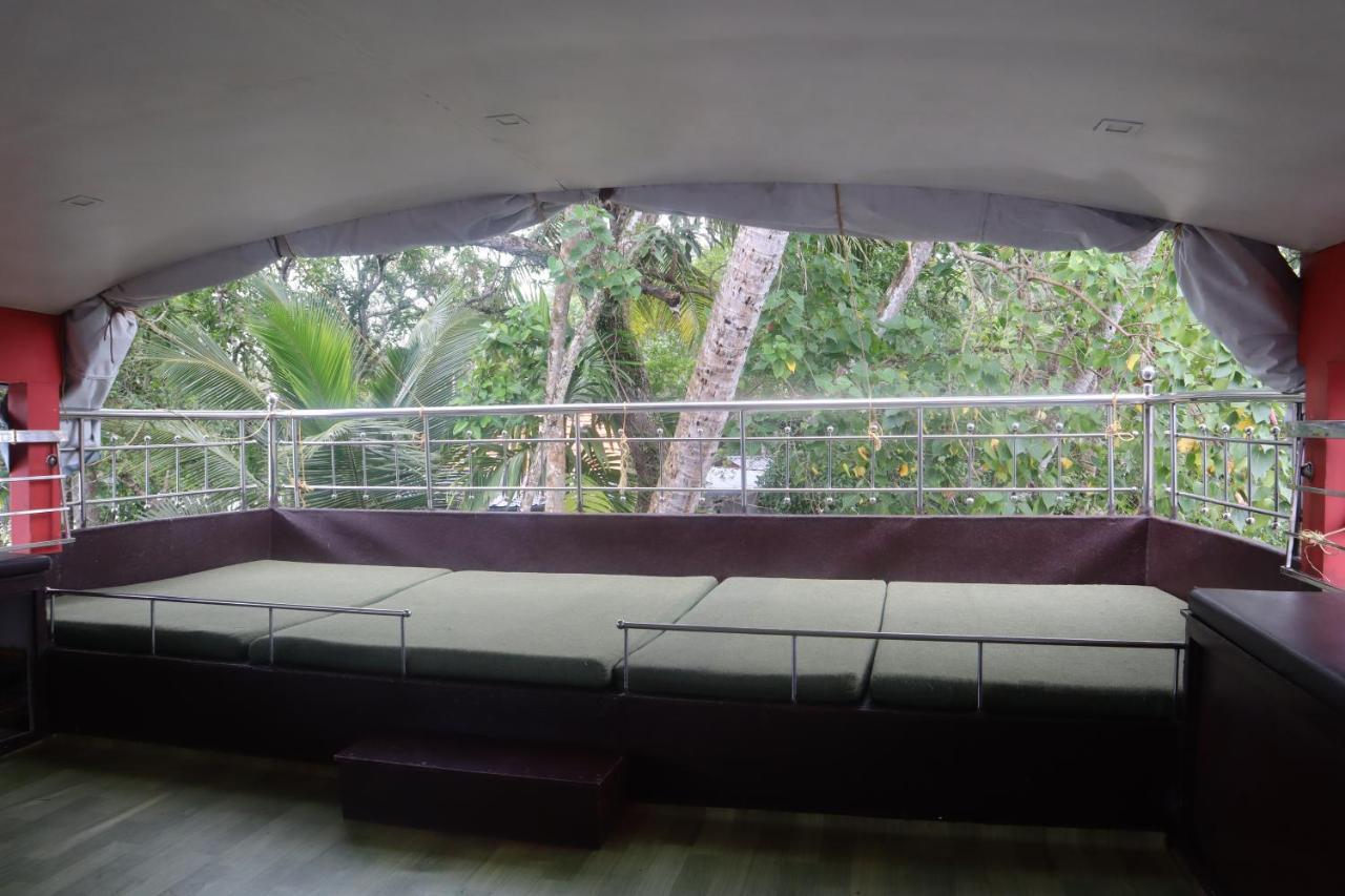 Kera Houseboats Alleppey Alappuzha Eksteriør billede