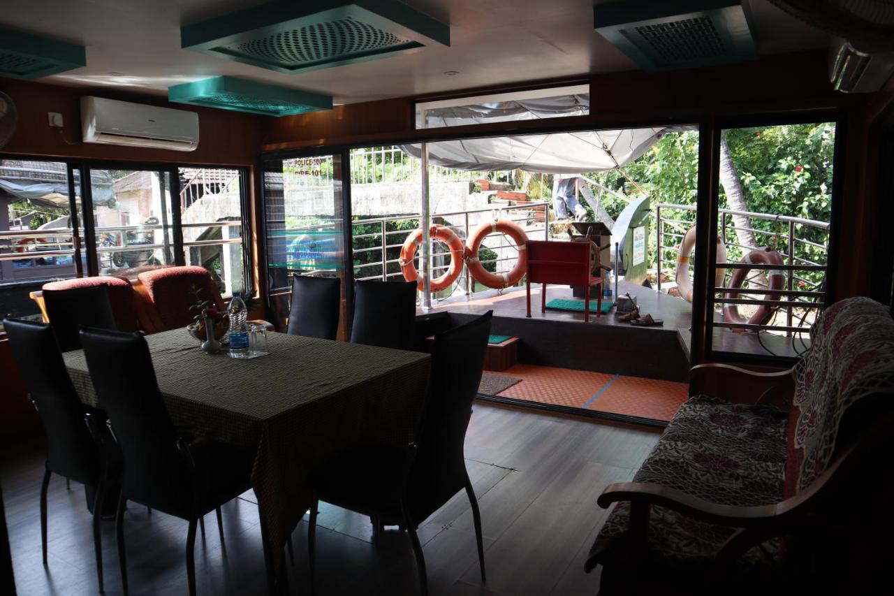Kera Houseboats Alleppey Alappuzha Eksteriør billede