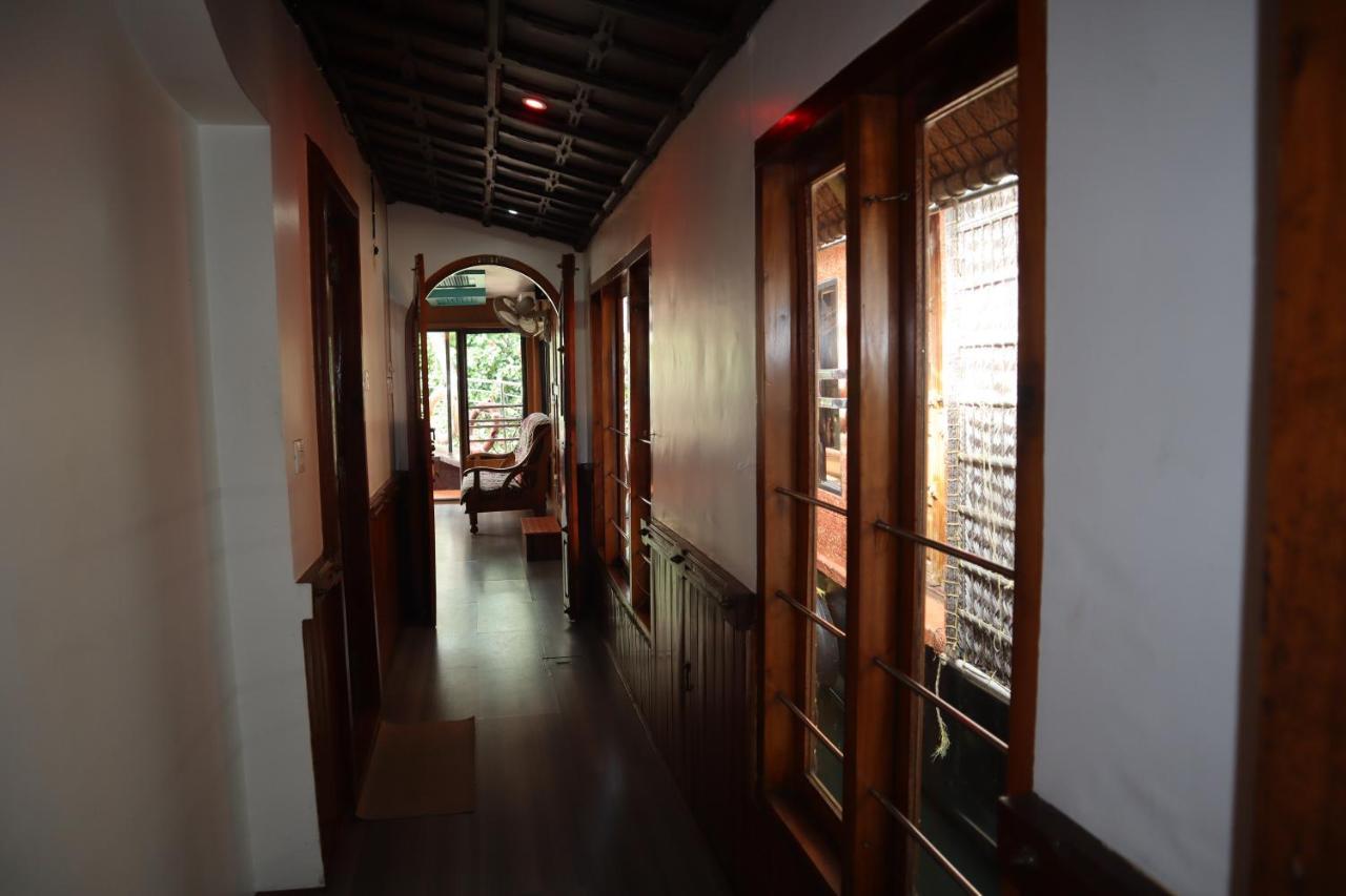 Kera Houseboats Alleppey Alappuzha Eksteriør billede